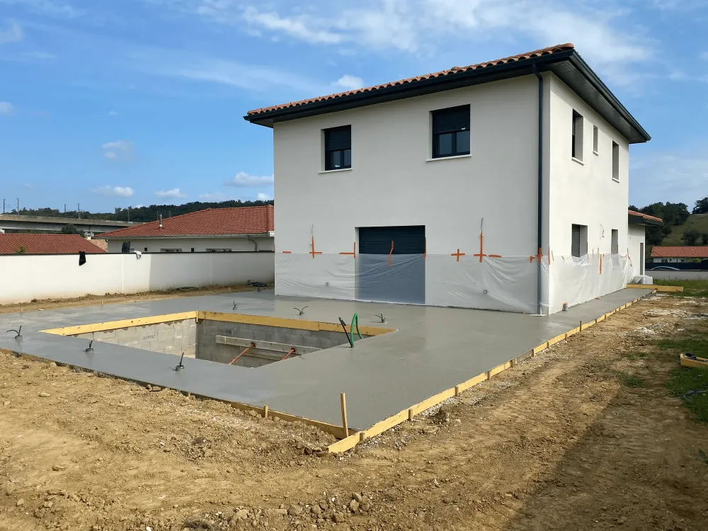 Pisciniste à Eyzin-Pinet