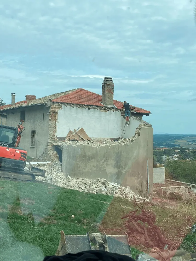 Démolition de maison à Eyzin-Pinet