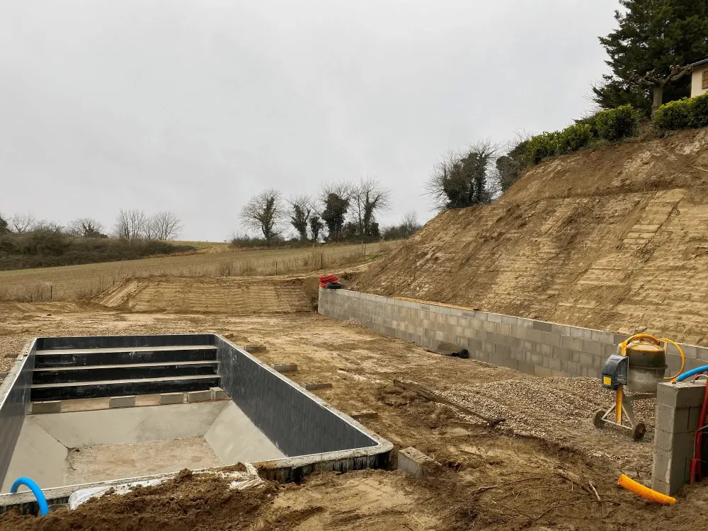 Création de piscine à Eyzin-Pinet