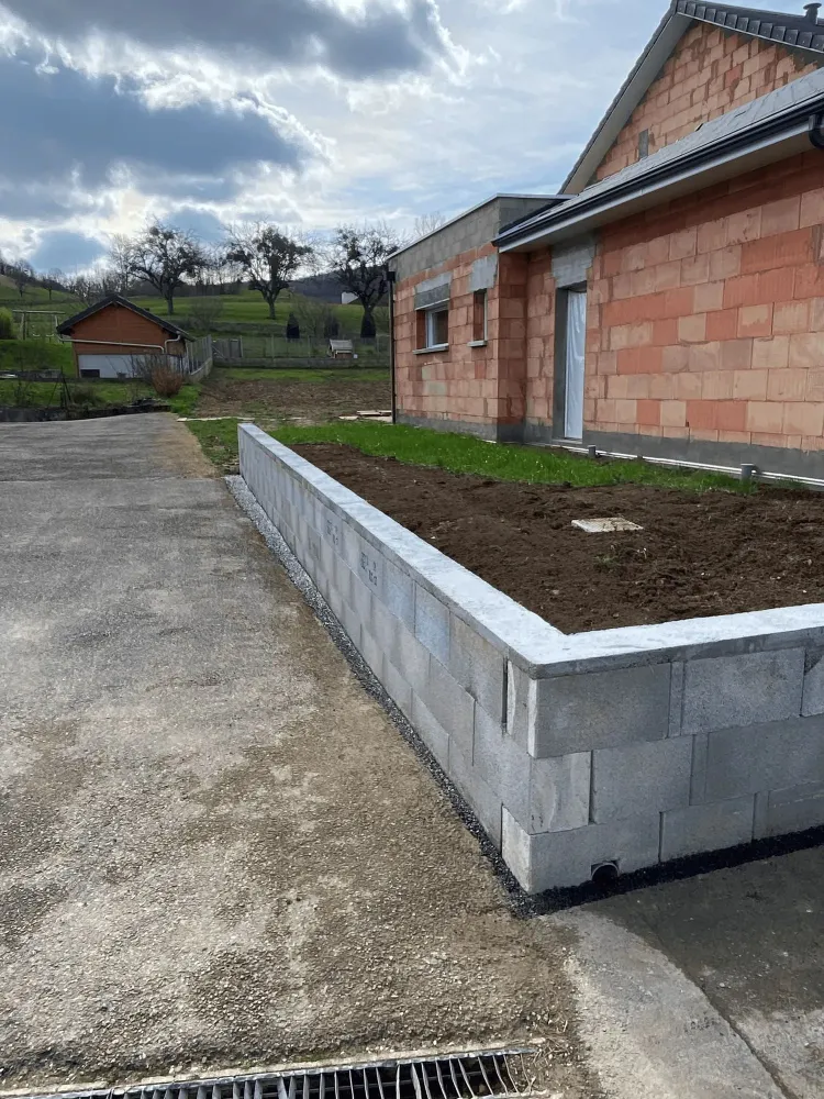 Aménagement jardin à Eyzin-Pinet